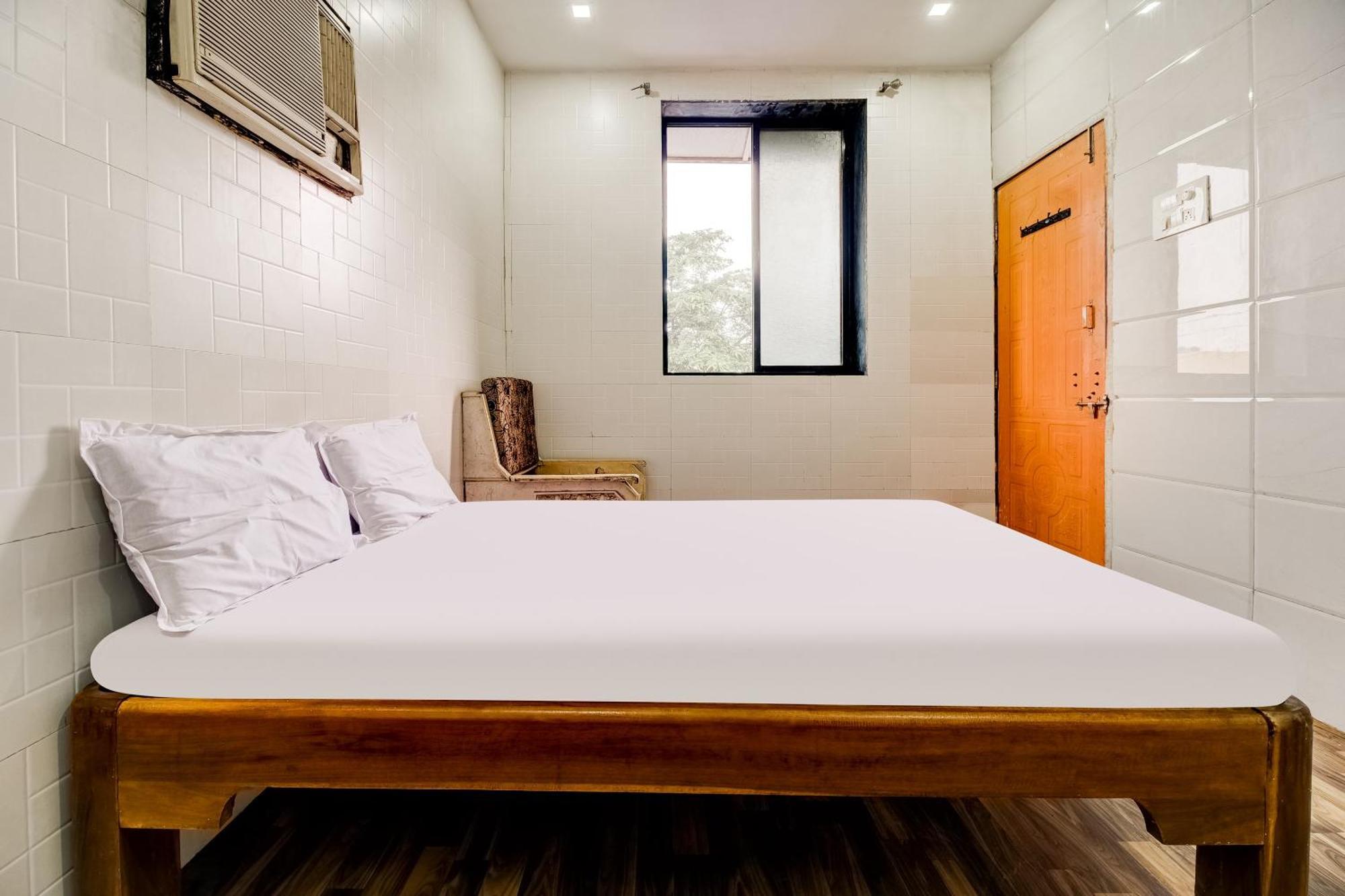 Hotel O Sargam Lodging And Boarding Ulhasnagar Ngoại thất bức ảnh