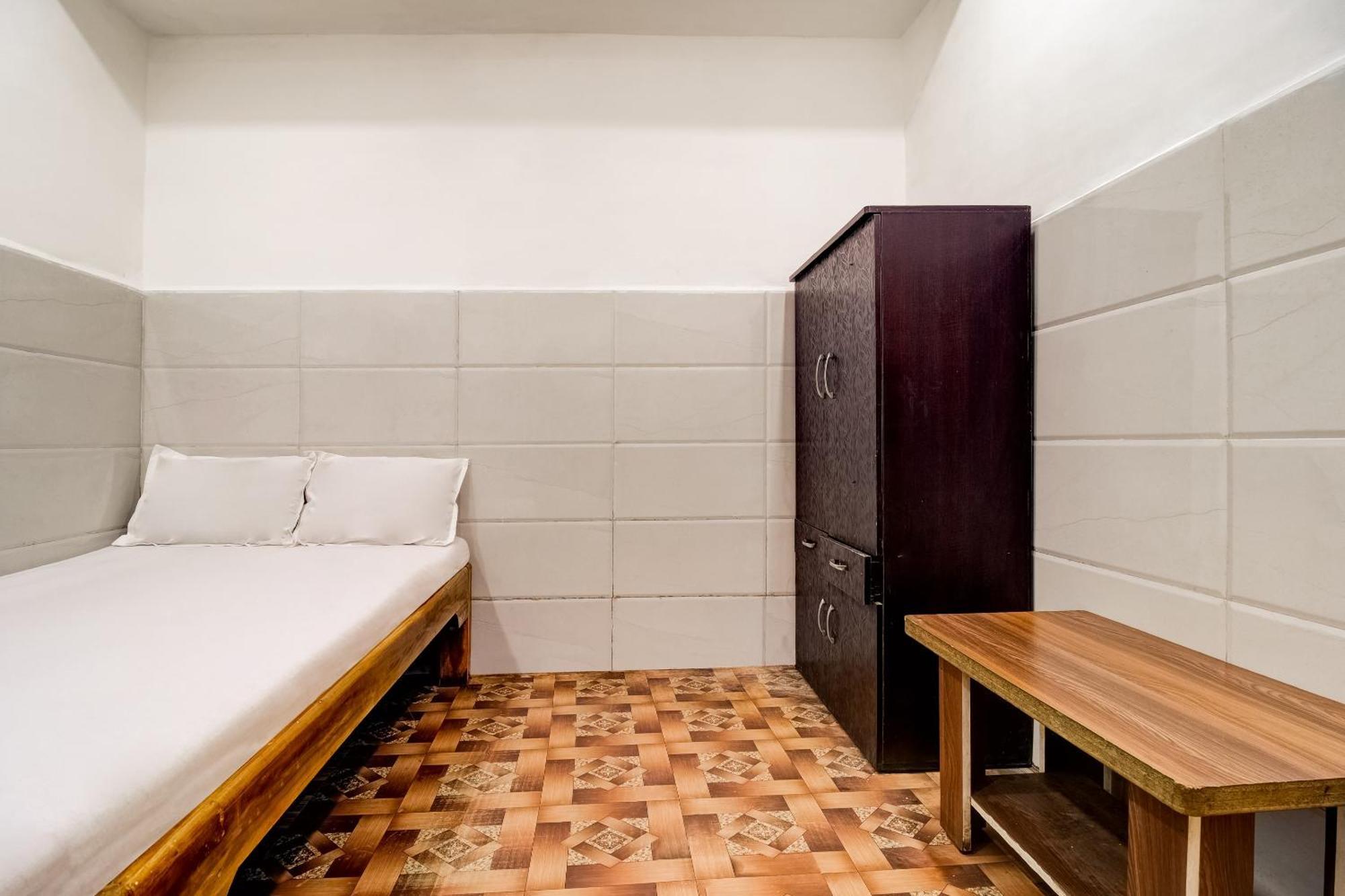 Hotel O Sargam Lodging And Boarding Ulhasnagar Ngoại thất bức ảnh