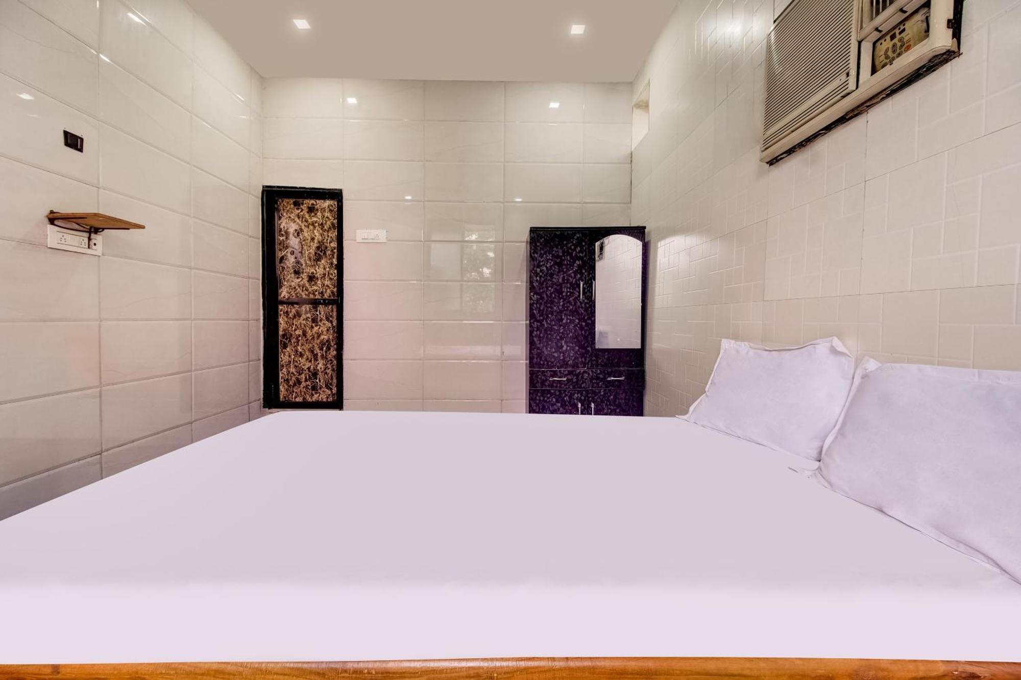 Hotel O Sargam Lodging And Boarding Ulhasnagar Ngoại thất bức ảnh