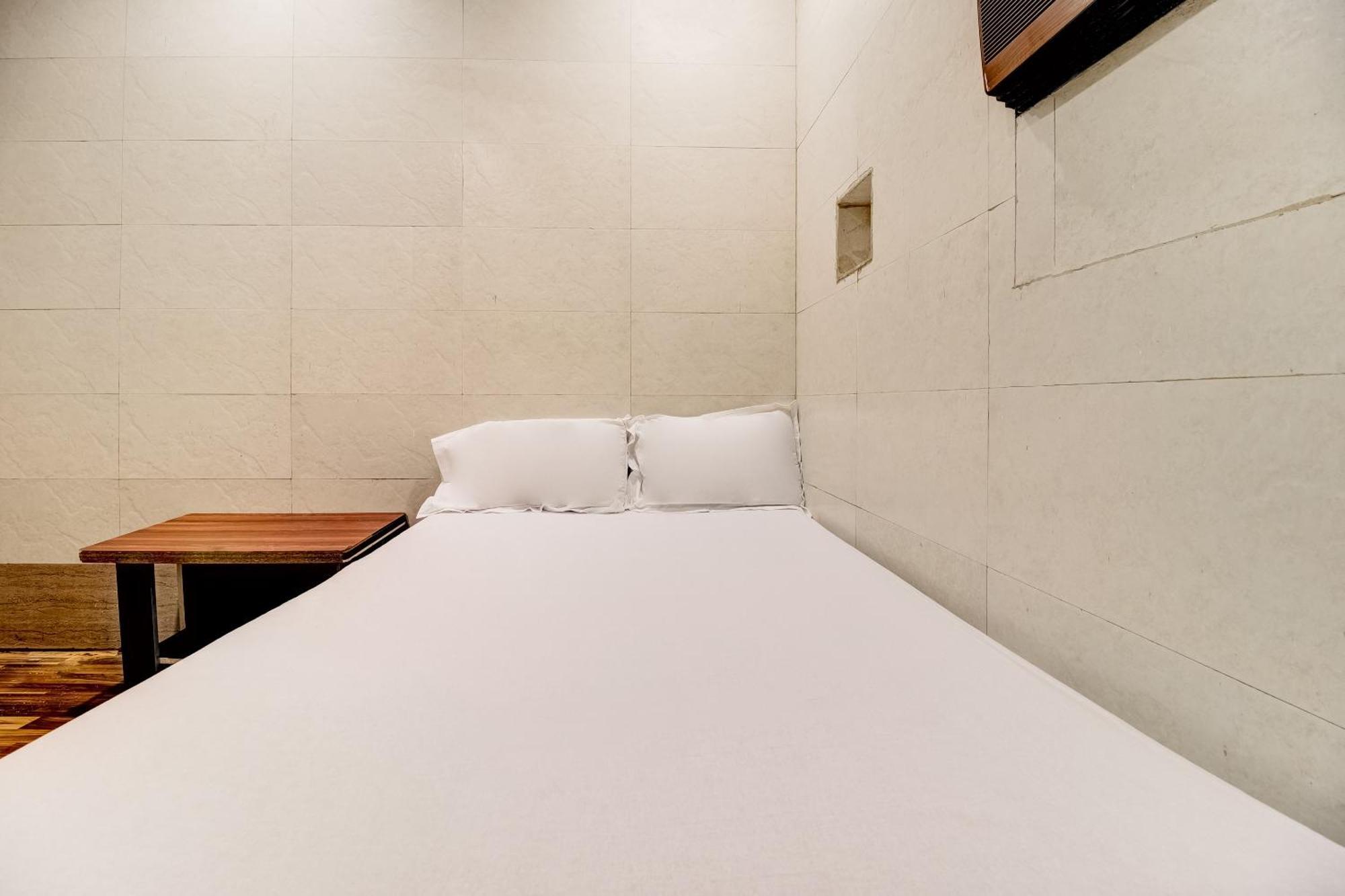 Hotel O Sargam Lodging And Boarding Ulhasnagar Ngoại thất bức ảnh